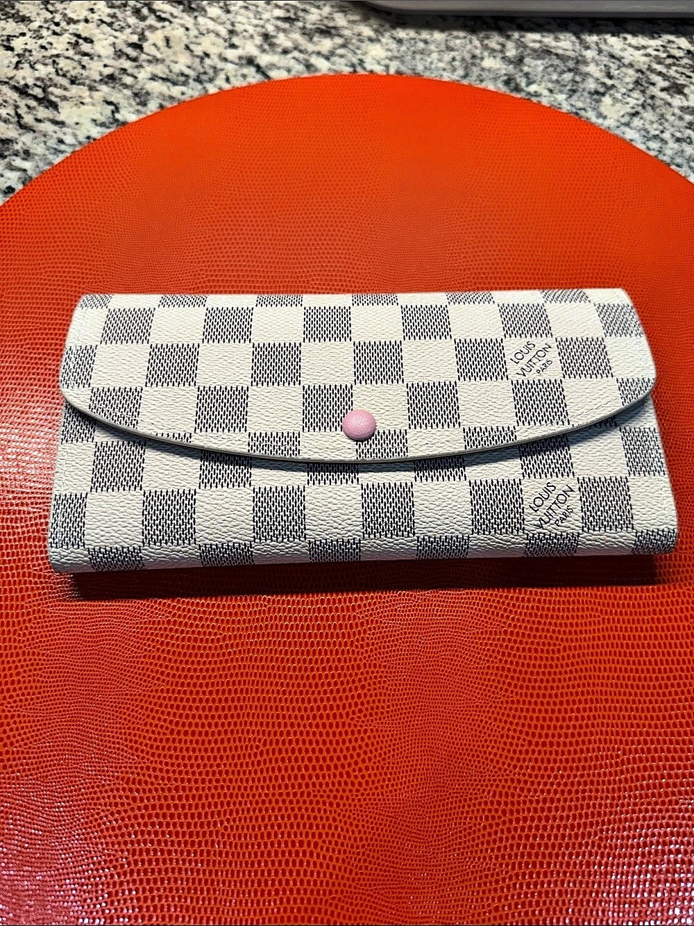 Sarah Wallet Checkered White & Gray- long wallet. Pristine
